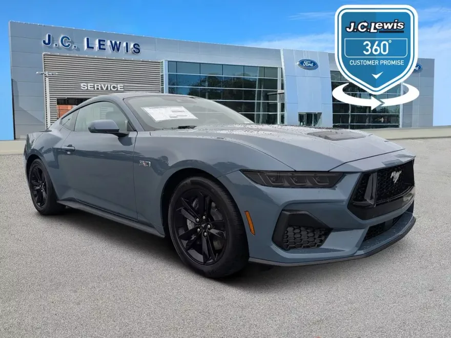 2025 Ford Mustang GT photo 1