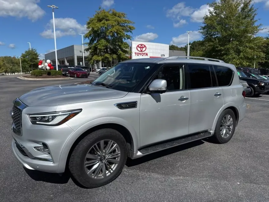 2021 Infiniti QX80 Luxe photo 1