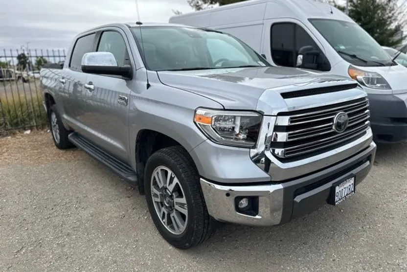 2019 Toyota Tundra Platinum Grade photo 1