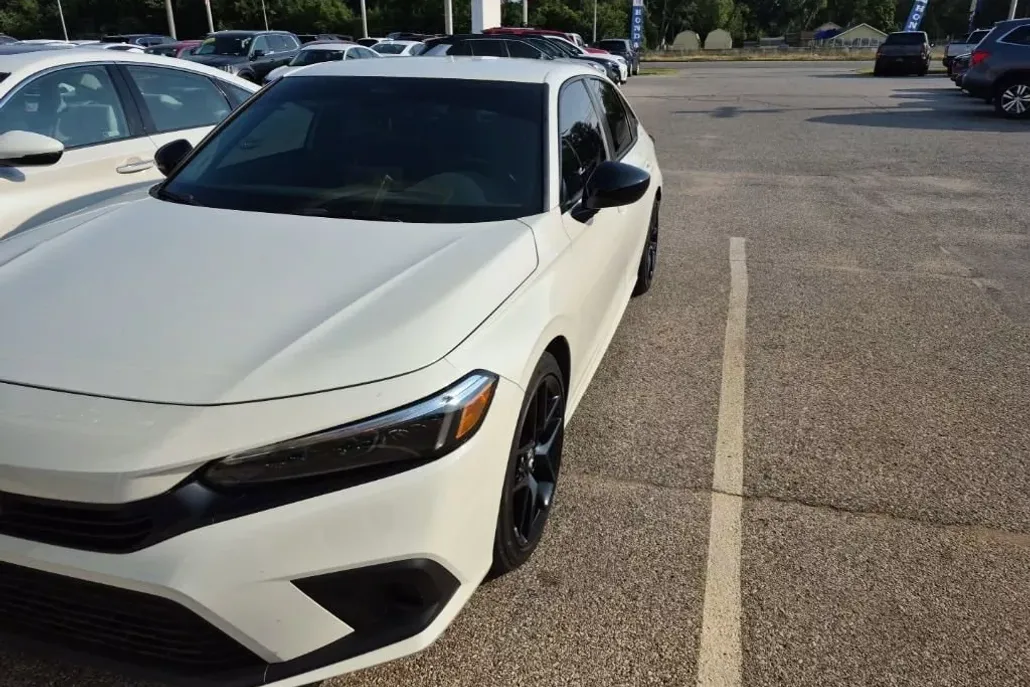 2023 Honda Civic Sport photo 1