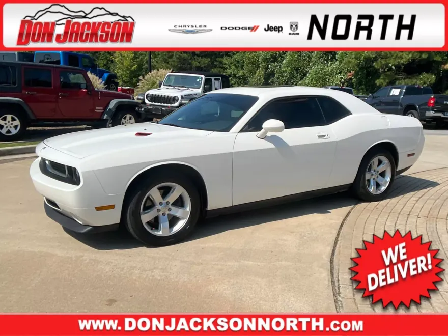 2010 Dodge Challenger SE photo 1