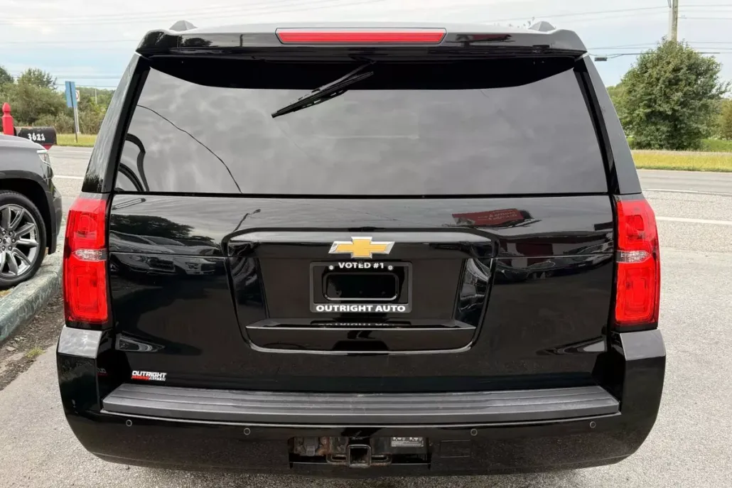 2017 Chevrolet Tahoe LT photo 1