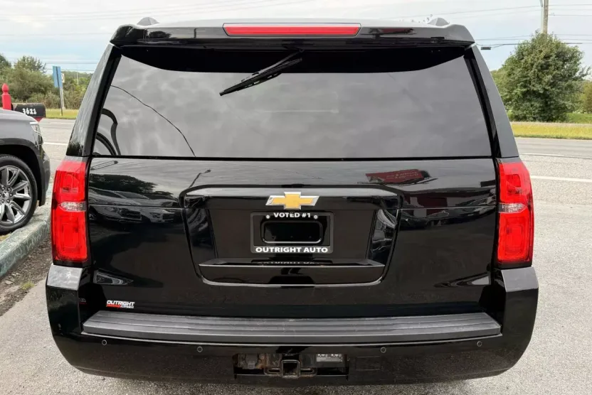 2017 Chevrolet Tahoe LT photo 1