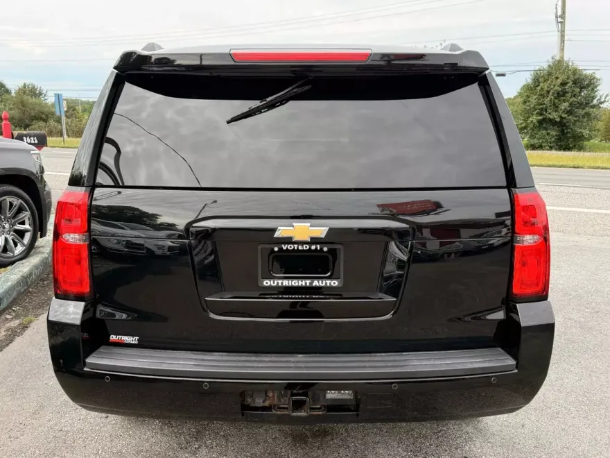 2017 Chevrolet Tahoe LT photo 1
