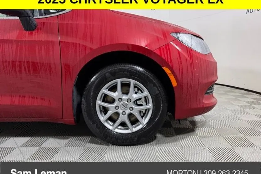 2025 Chrysler Voyager LX photo 1
