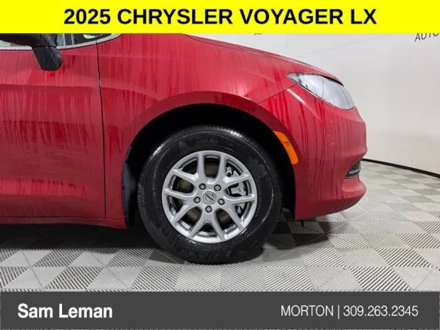 2025 Chrysler Voyager LX photo 1