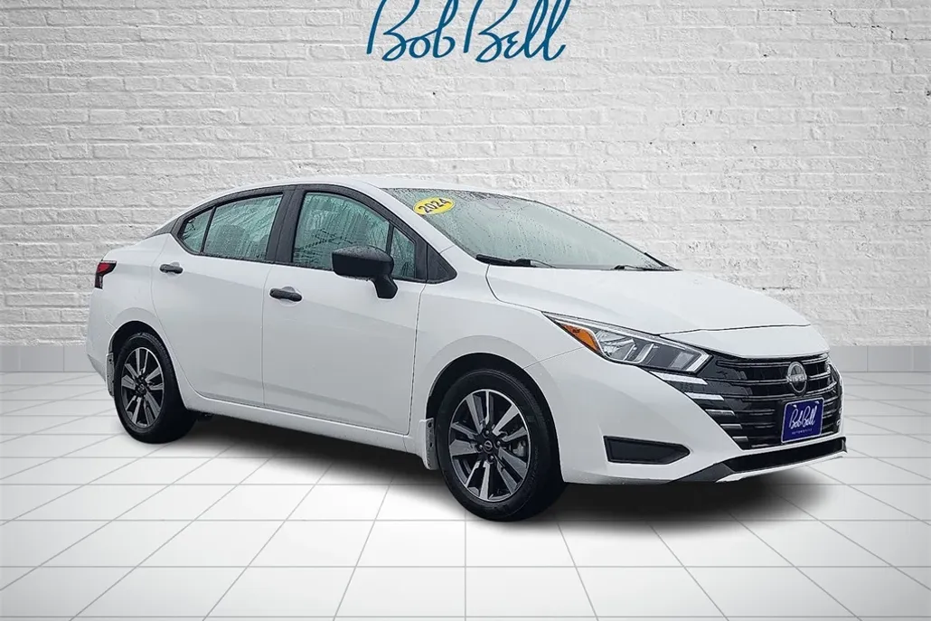 2024 Nissan Versa 1.6 S photo 1