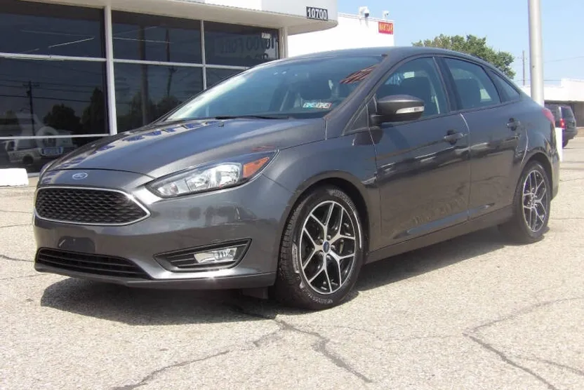 2018 Ford Focus SEL photo 1