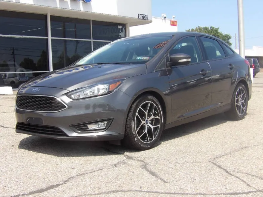 2018 Ford Focus SEL photo 1