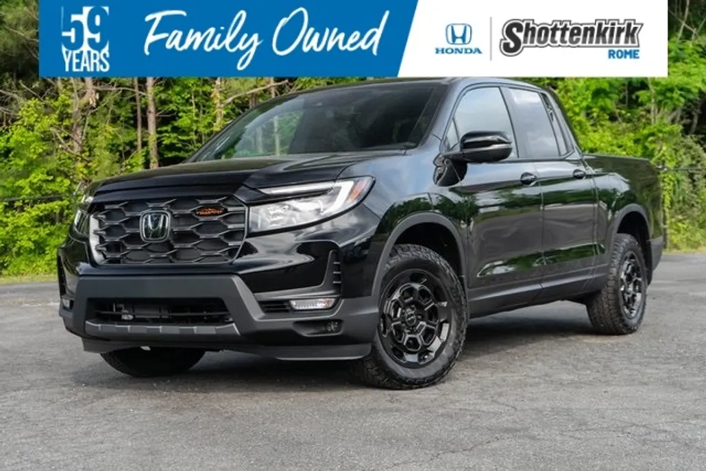 2025 Honda Ridgeline TrailSport photo 1