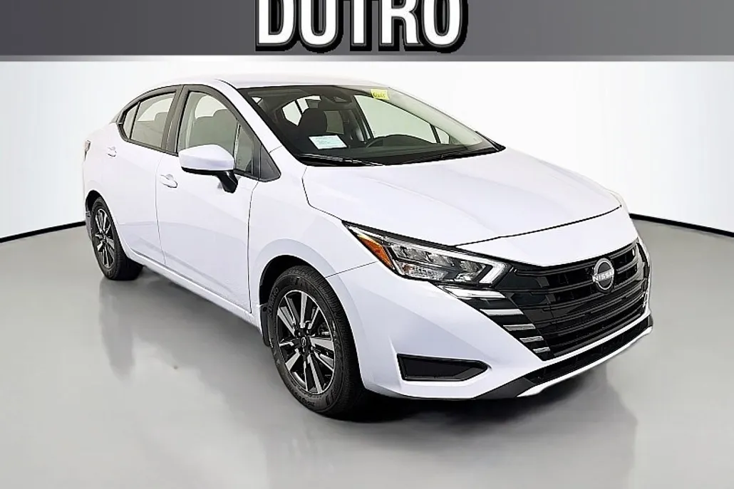 2025 Nissan Versa 1.6 SV photo 1
