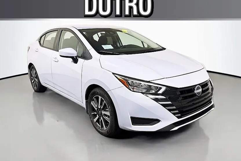 2025 Nissan Versa 1.6 SV photo 1