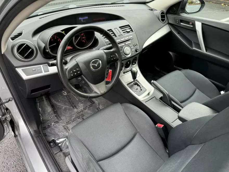2010 Mazda Mazda3 Sport photo 1