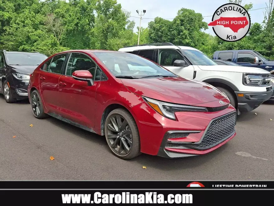 2024 Toyota Corolla SE photo 1