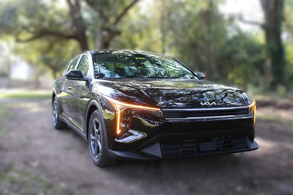2025 Kia K4 LXS photo 1
