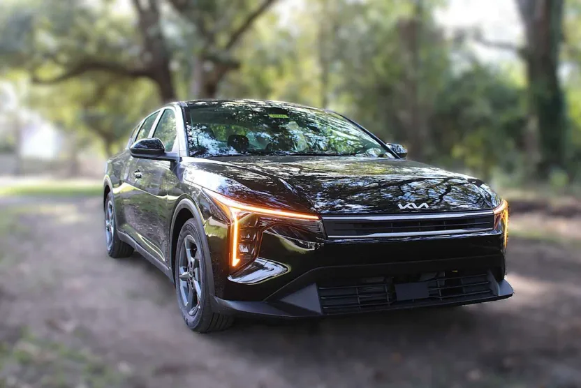 2025 Kia K4 LXS photo 1