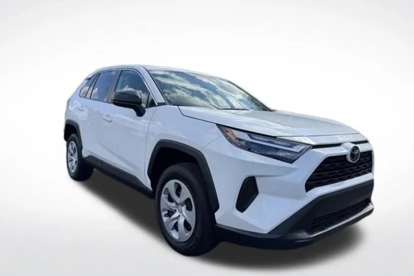 2024 Toyota RAV4 LE photo 1