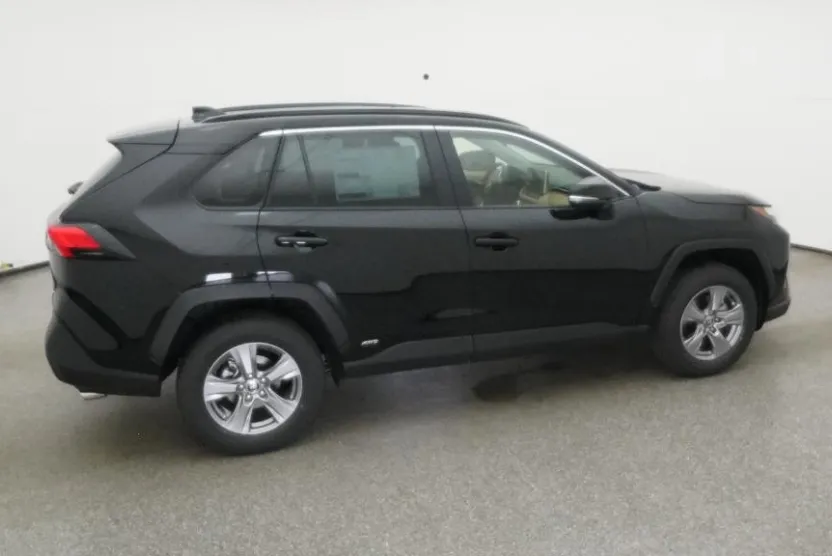 2025 Toyota RAV4 Hybrid XLE photo 1