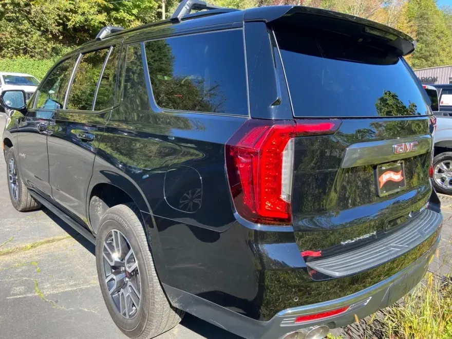2022 Gmc Yukon AT4 photo 1