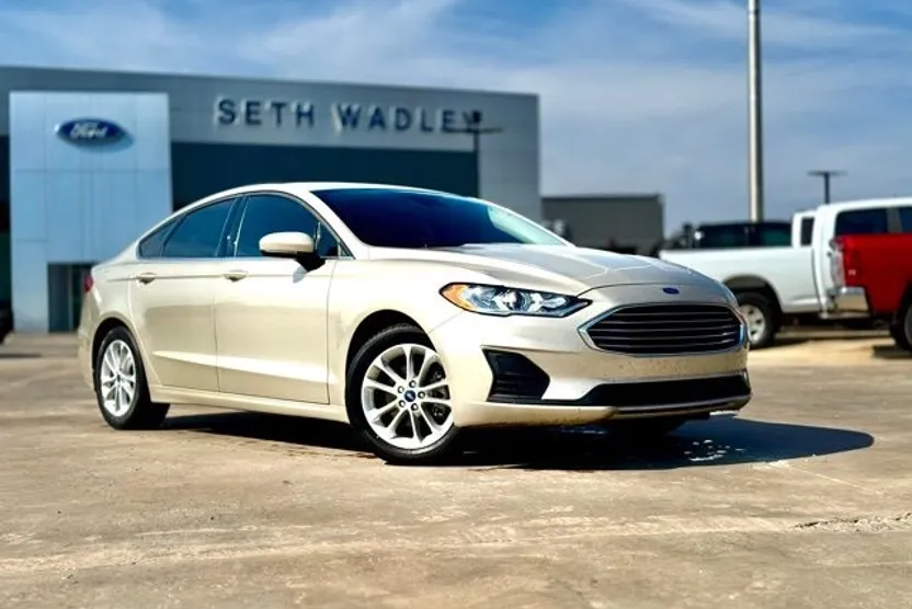 2019 Ford Fusion SE photo 1