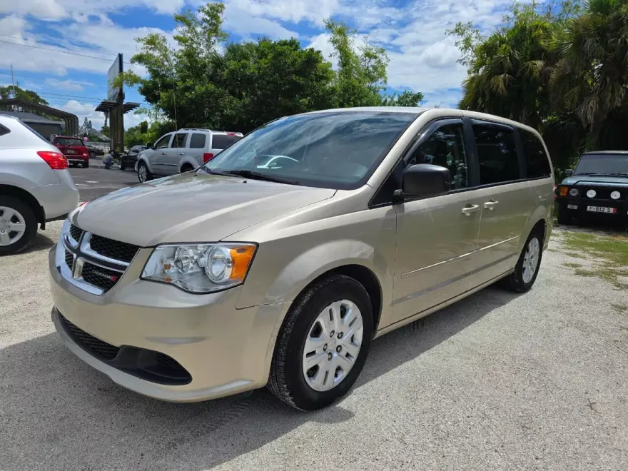 2014 Dodge Grand Caravan SE photo 1