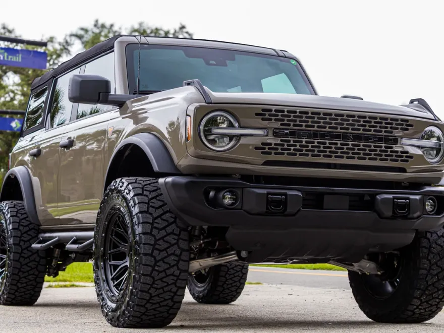 2025 Ford Bronco Badlands photo 1