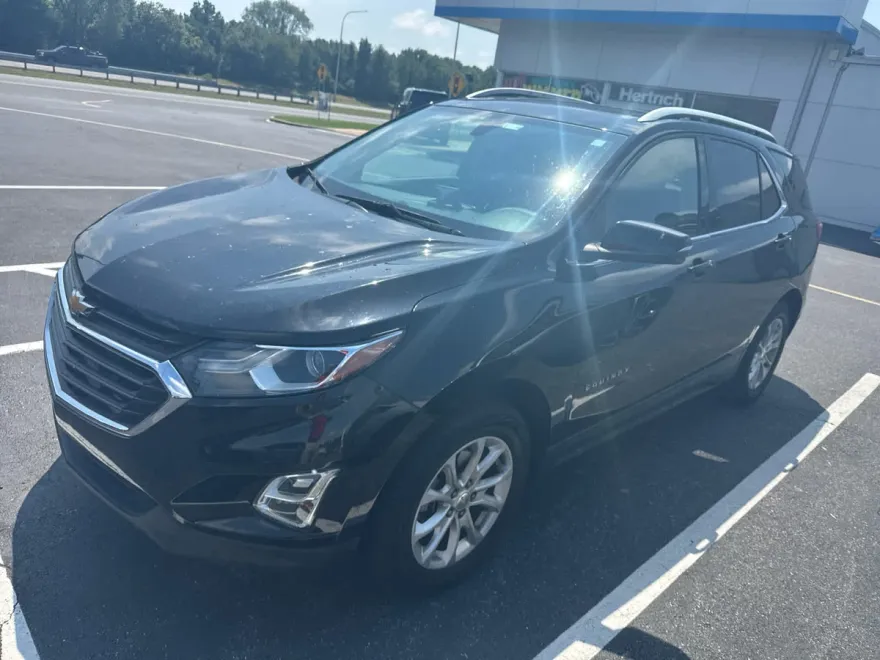 2019 Chevrolet Equinox LT photo 1