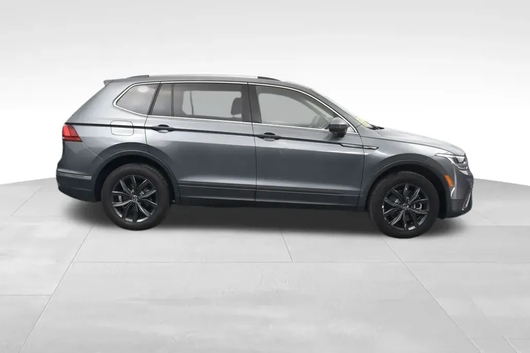 2024 Volkswagen Tiguan SE Wolfsburg Edition photo 1