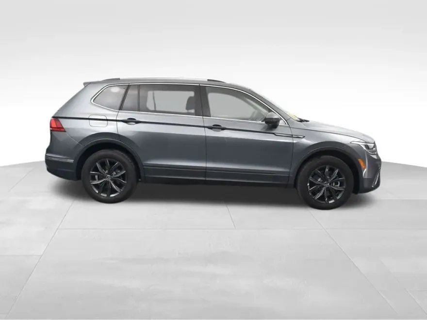 2024 Volkswagen Tiguan SE Wolfsburg Edition photo 1