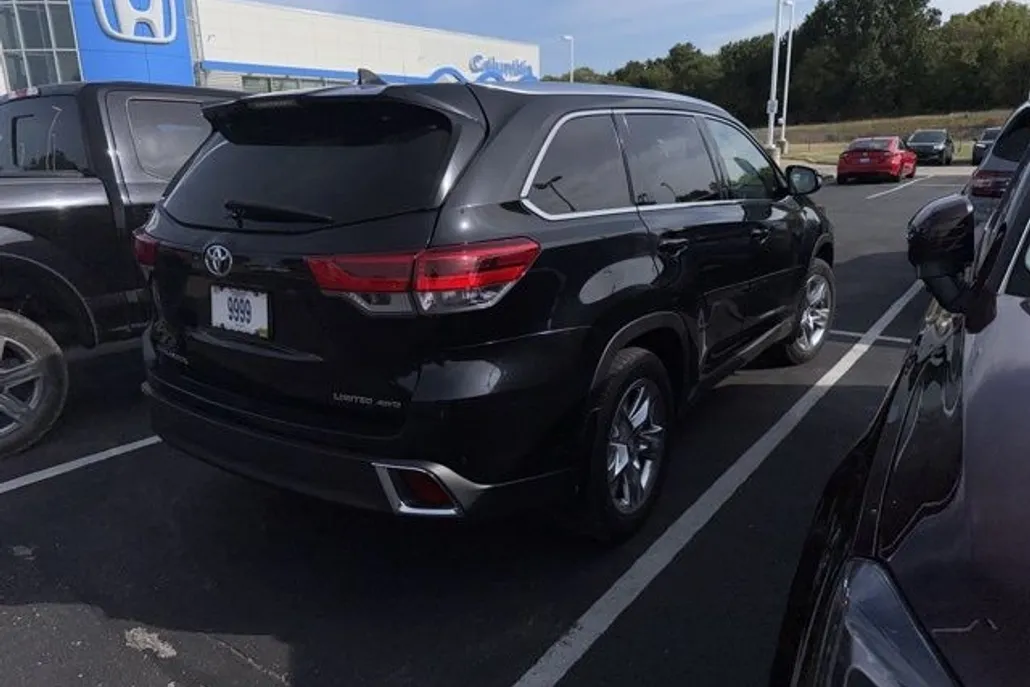 2019 Toyota Highlander Limited photo 1