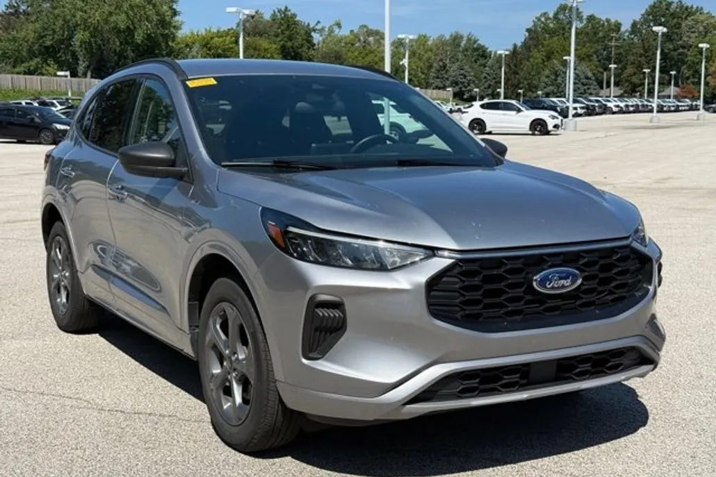 2024 Ford Escape ST-Line photo 1