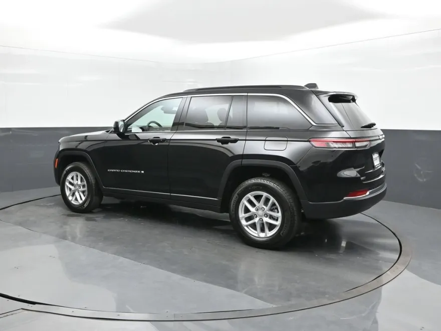 2025 Jeep Grand Cherokee Laredo X photo 1