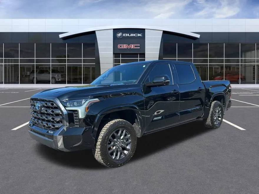 2022 Toyota Tundra Platinum photo 1