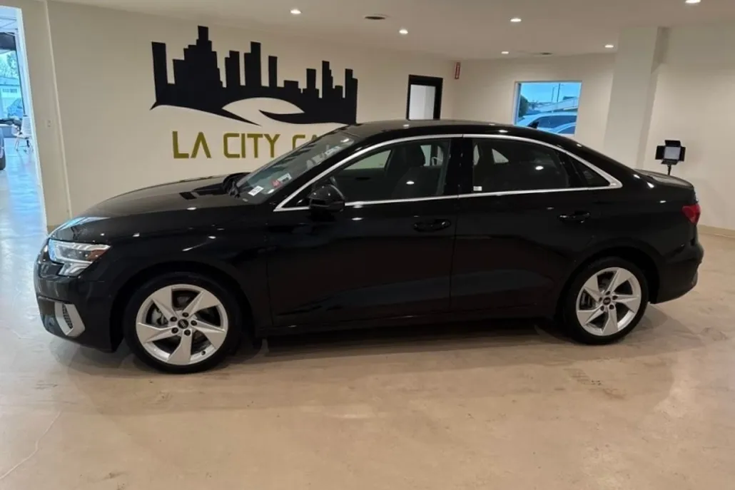 2023 Audi A3 40 Premium photo 1