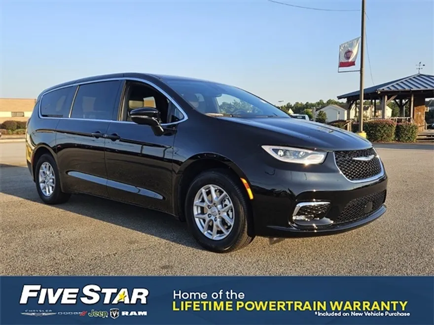 2026 Chrysler Pacifica photo 1