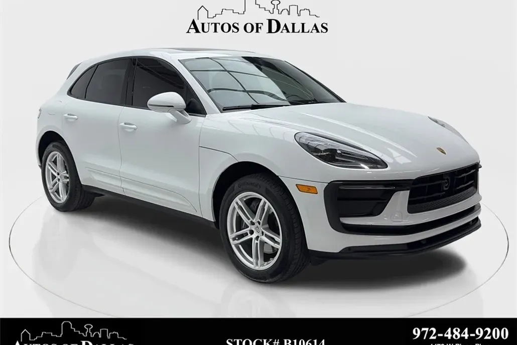 2023 Porsche Macan T photo 1