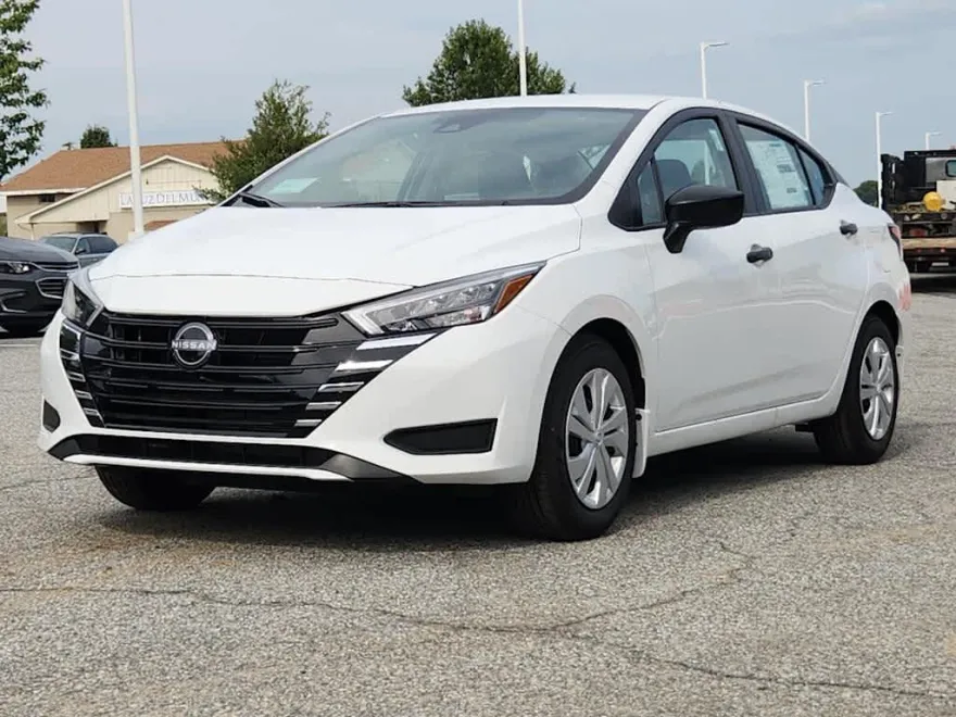 2025 Nissan Versa S photo 1
