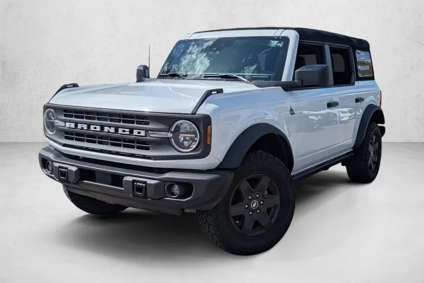 2024 Ford Bronco Black Diamond photo 1
