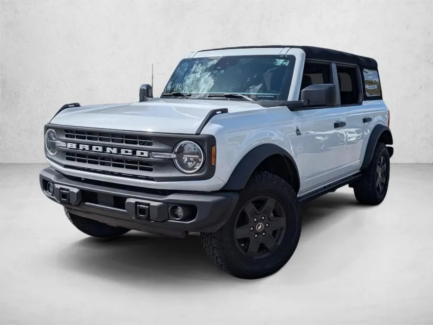 2024 Ford Bronco Black Diamond photo 1