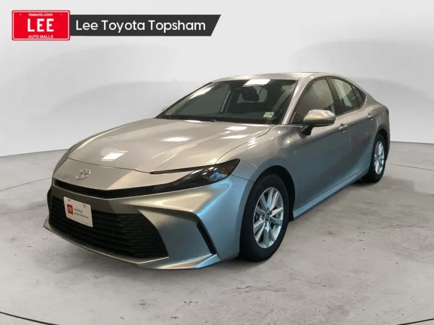 2025 Toyota Camry LE photo 1
