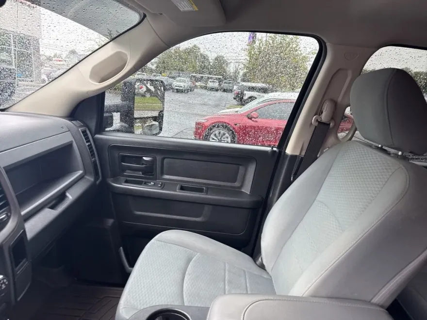2017 Ram 2500 Tradesman photo 1