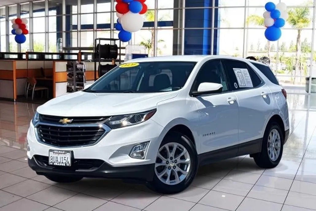 2020 Chevrolet Equinox LT photo 1