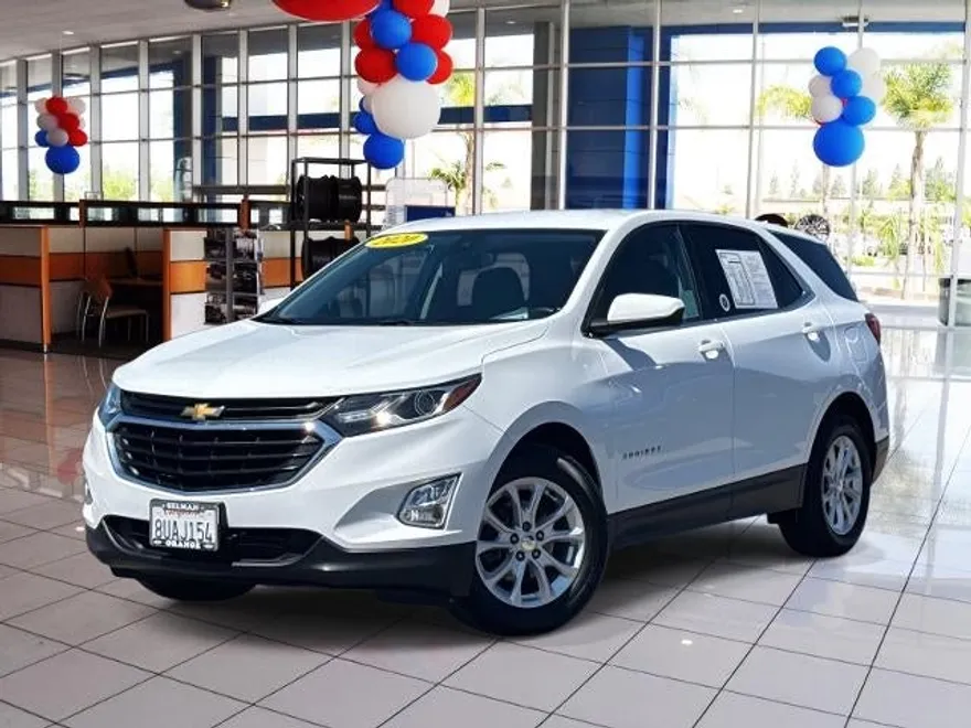 2020 Chevrolet Equinox LT photo 1