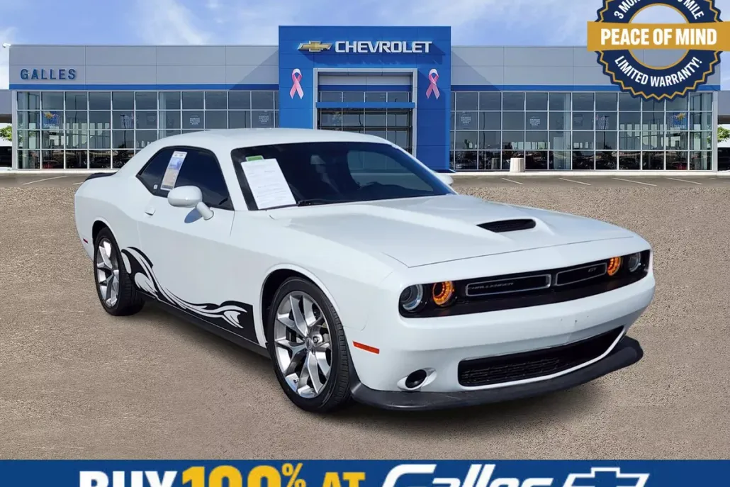 2023 Dodge Challenger GT photo 1
