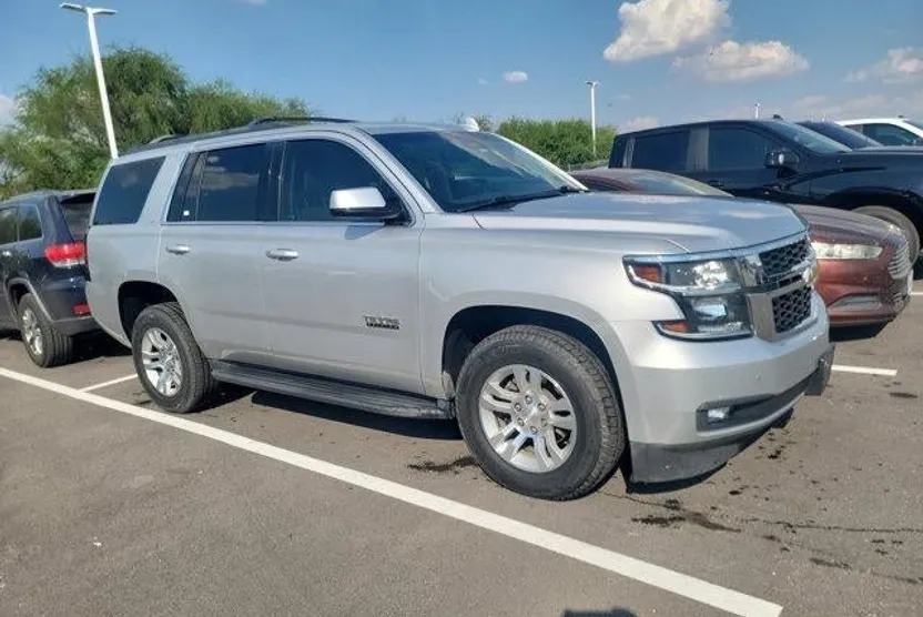 2019 Chevrolet Tahoe LT photo 1