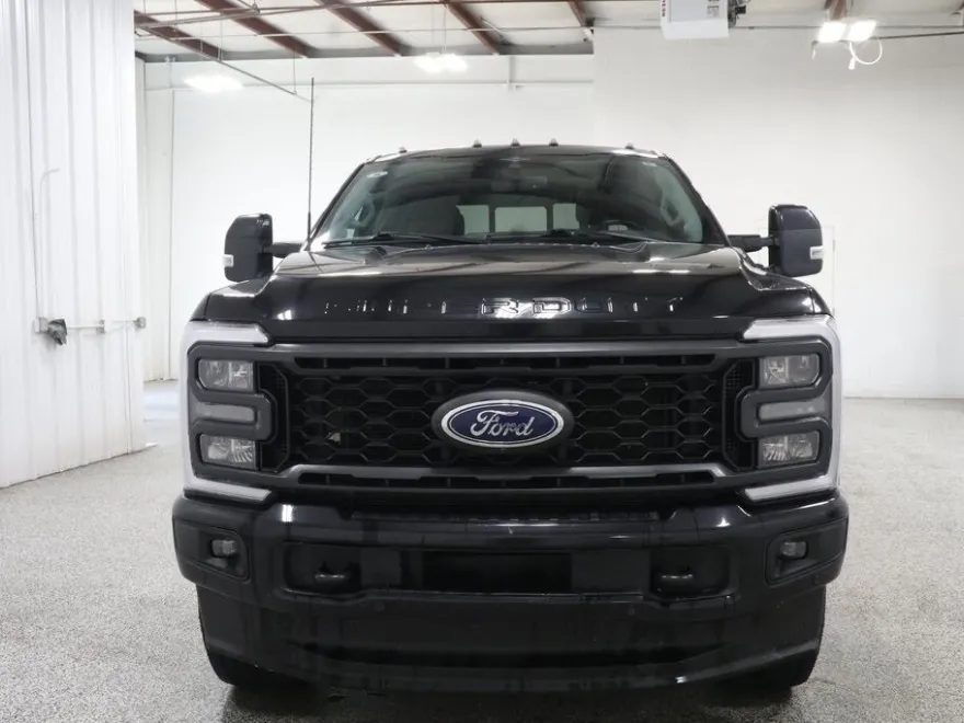 2023 Ford F-250 photo 1
