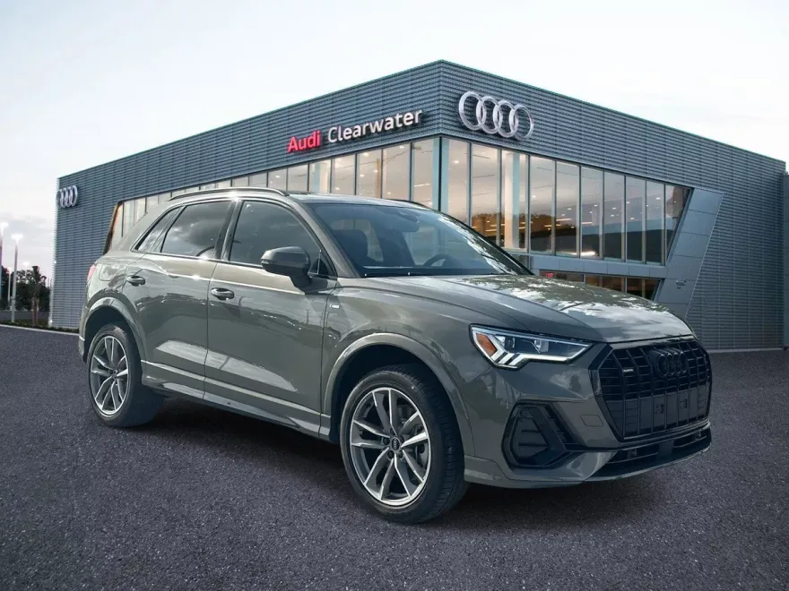 2025 Audi Q3 45 TFSI S line Premium photo 1