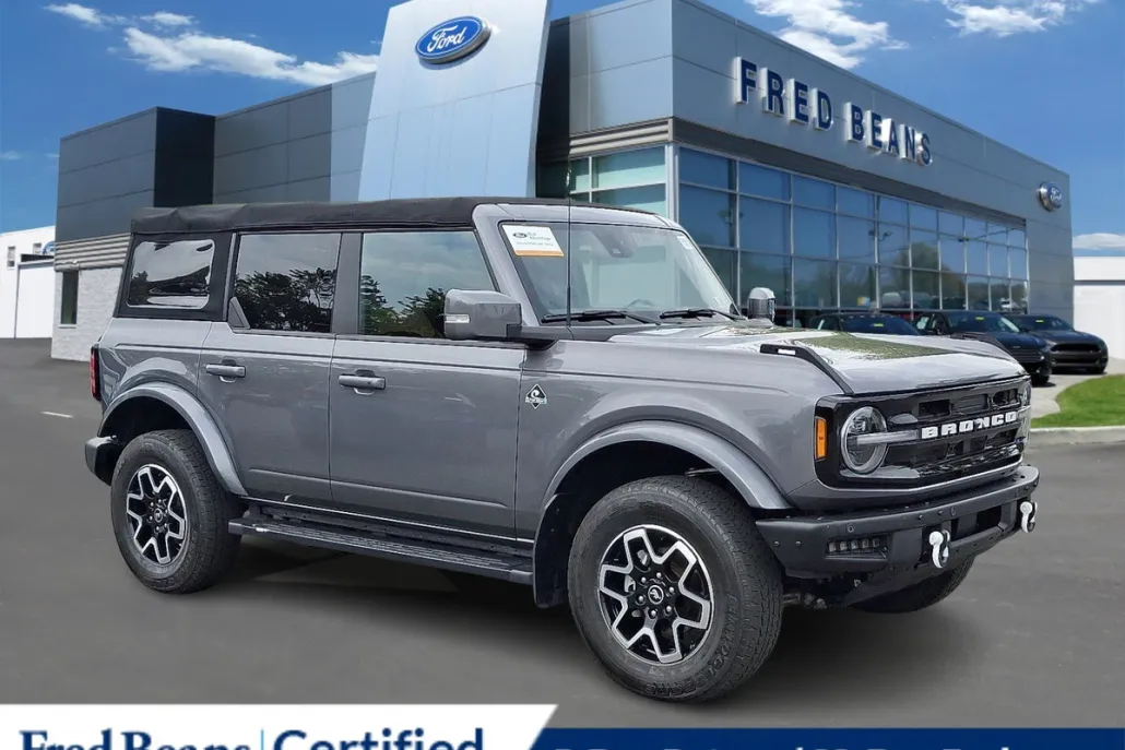 2022 Ford Bronco Outer Banks photo 1