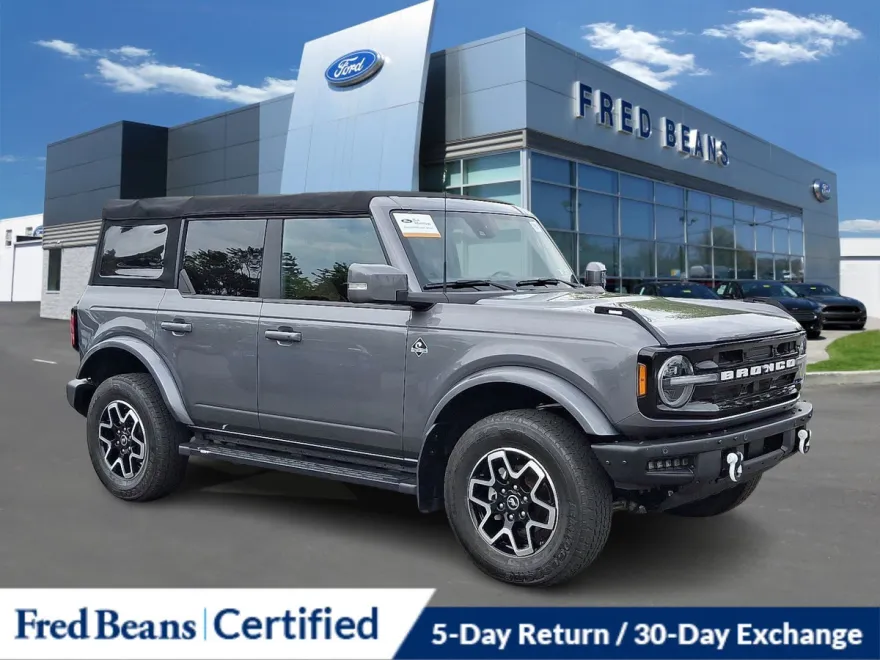 2022 Ford Bronco Outer Banks photo 1