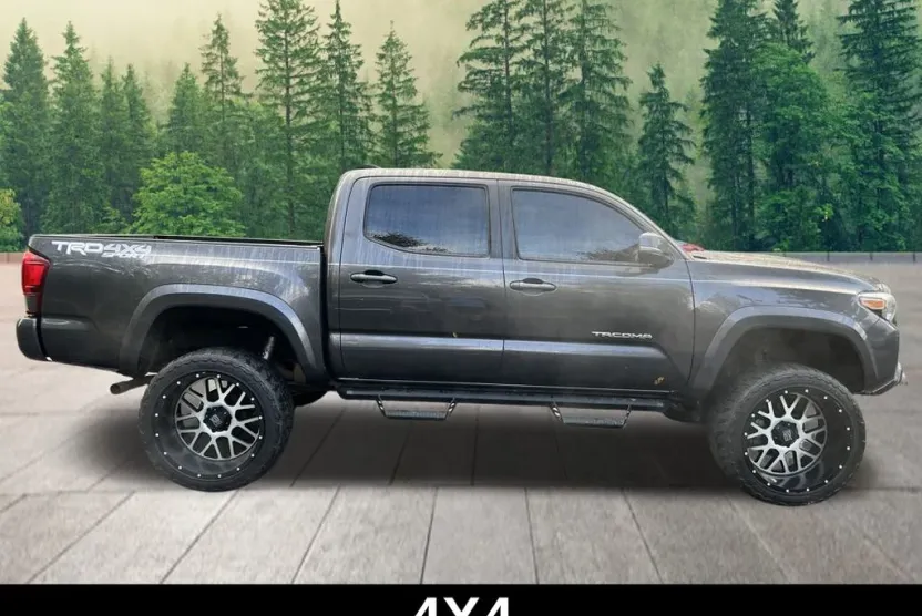 2019 Toyota Tacoma TRD Sport photo 1